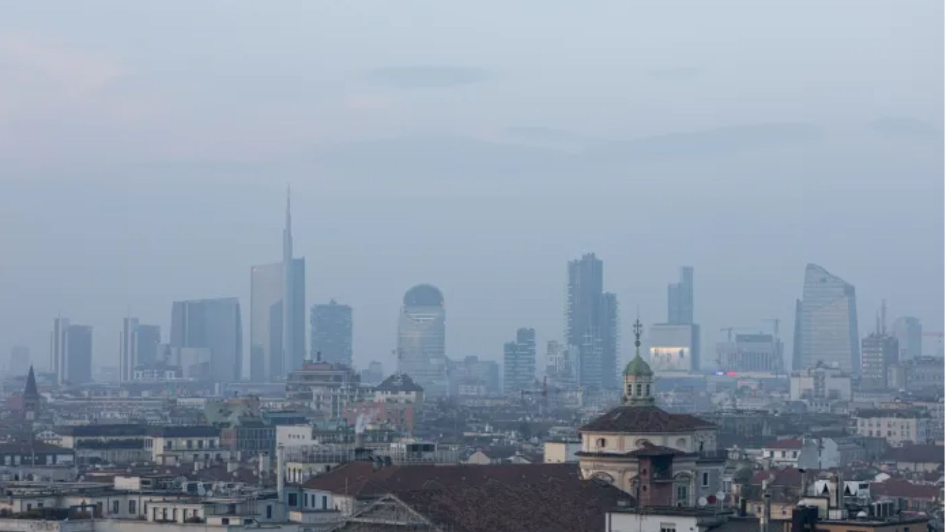 Milan Bans Outdoor Smoking