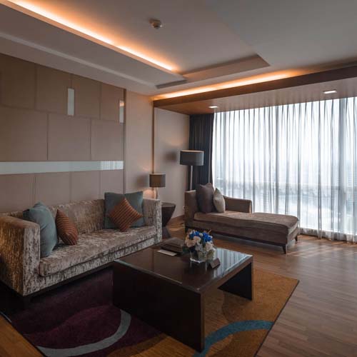 ONE BEDROOM DELUXE SUITE