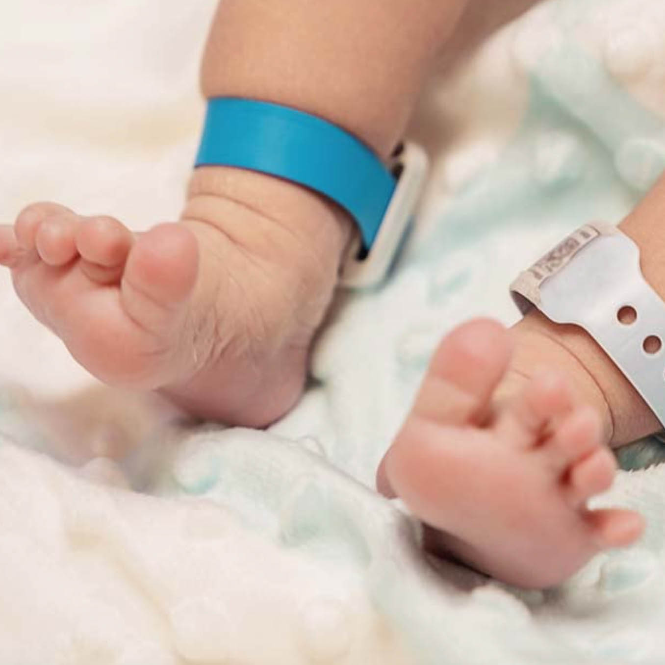 وحدة العناية المركزة للأطفال وحديثي الولادة